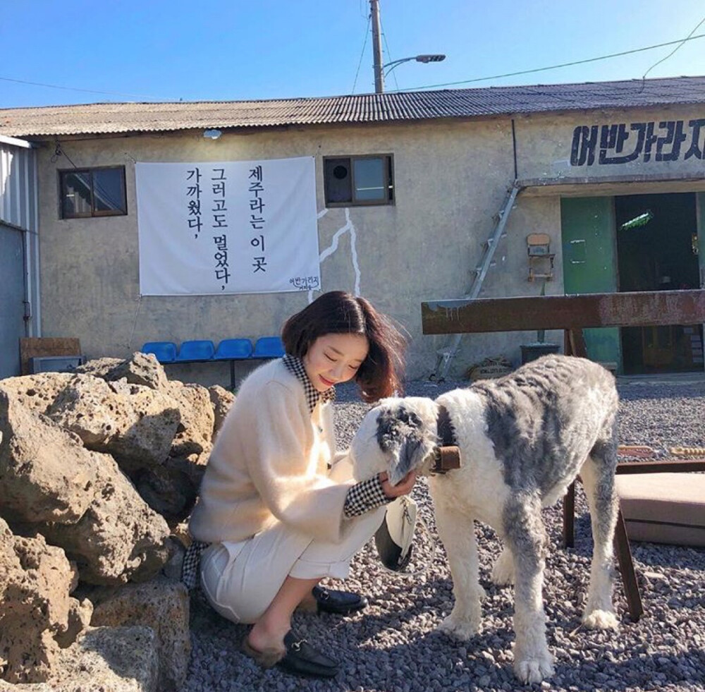 你回眸时的眼睛 似曾相识的场景 女头像