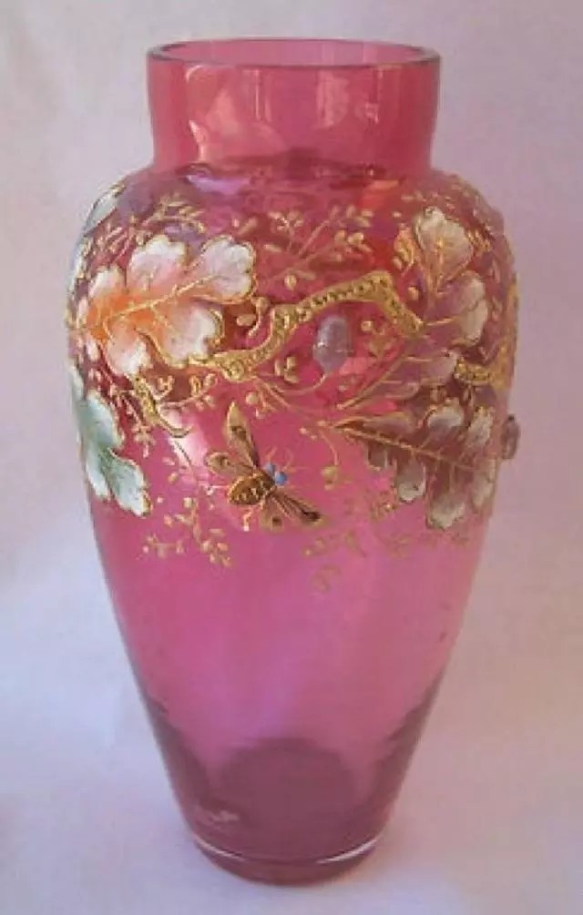 波希米亚风格的蔓越莓釉面玻璃花瓶Moser昆虫，橡树叶，橡子。