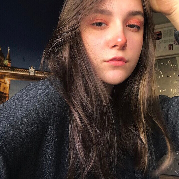 europeanandamericanfemaleheadportrait