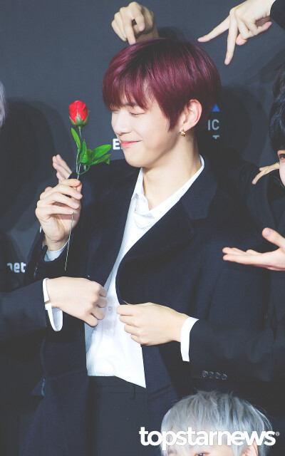 姜丹尼尔 Kang Daniel