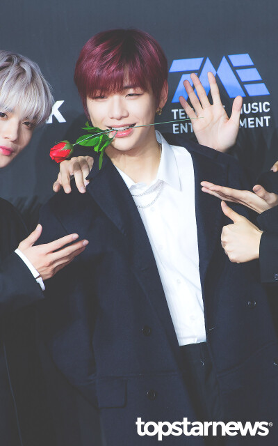 姜丹尼尔 Kang Daniel