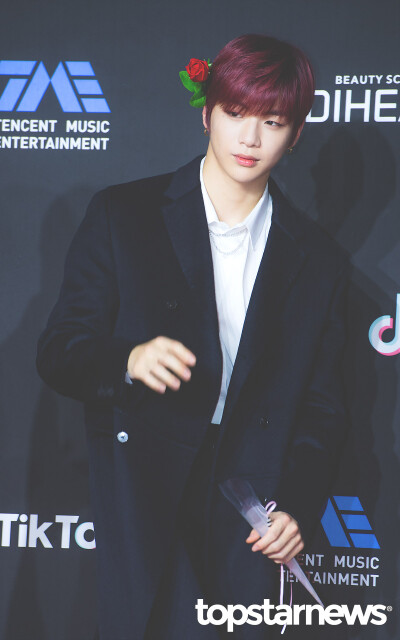 姜丹尼尔 Kang Daniel