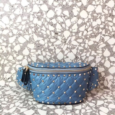 Valentino Garavani Free Rockstud Spike waist bags for women Material:Suede leather.0620W# size：19.5cm