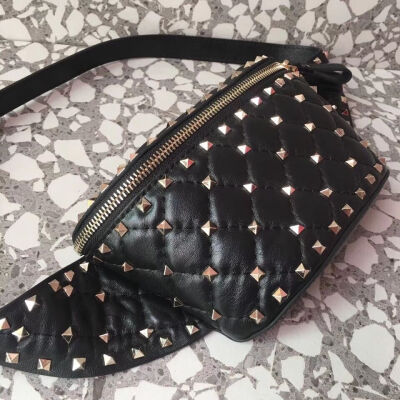 Valentino Garavani Free Rockstud Spike waist bags for women Material:Suede leather.0620W# size：19.5cm