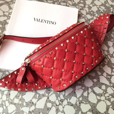 Valentino Garavani Free Rockstud Spike waist bags for women Material:Suede leather.0620W# size：19.5cm