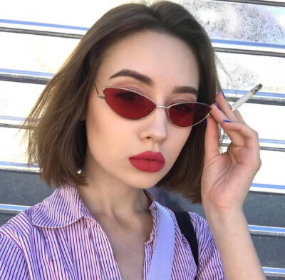 歐美頭像 cool girl
图源微博