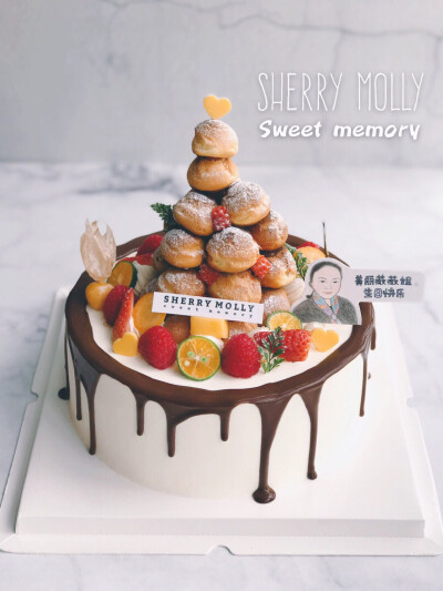 #SHERRY Molly家の下午茶#—『原味泡芙塔cake』给麻麻订的生日cake～好年轻的麻麻呀选了好吃有气氛的泡芙塔cake呢 做完之后我默默得欣赏了一会儿有点好看 嘻嘻～特别衬年轻貌美的麻麻呀✌