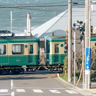 日本街头的有轨电车