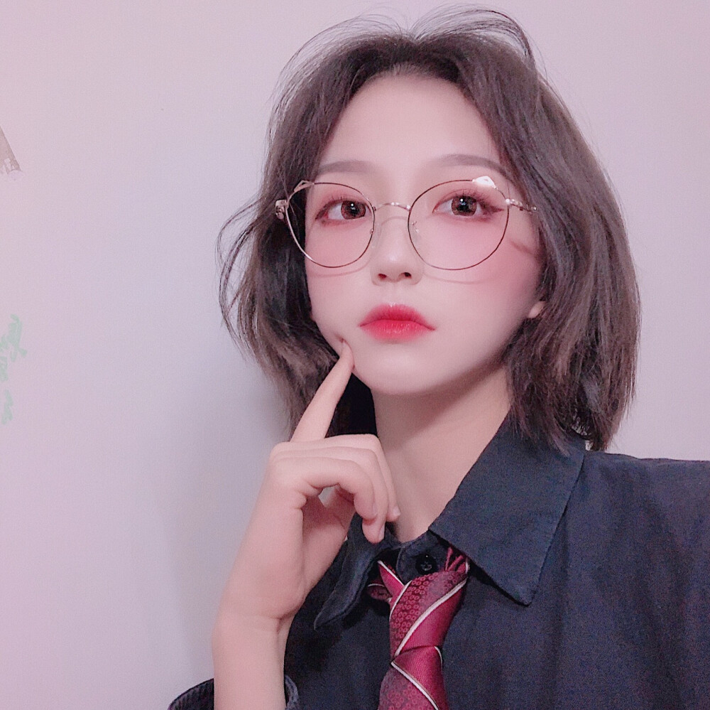 洝大人❀ 闺蜜
学院风 手机控
甜美 ♡