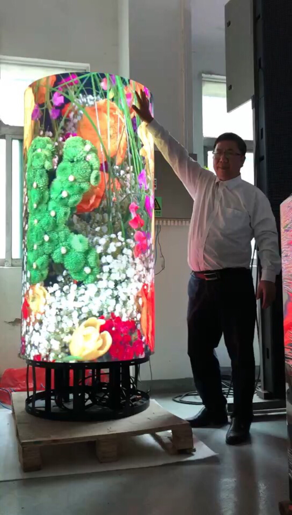 信立科光电专注室内户外圆柱屏