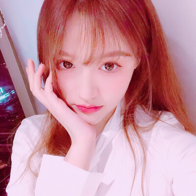 洝大人❀ 女头
侧脸 甜美 手机控
部位 御姐 ♡