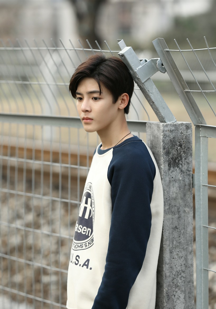 人不彪悍枉少年花彪