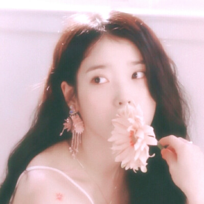 iu头像/by沈灿阳