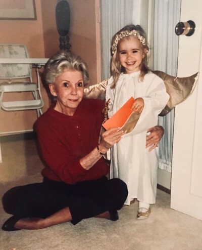 Lily Collins ins
#FBF Nannie and her lil Christmas angle...