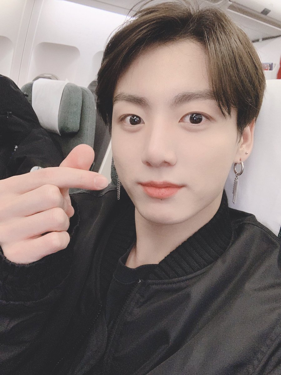 田柾国 自拍 Jungkook "谢谢阿米，非常幸福"