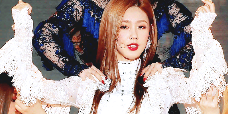 赵美妍
2018MAMA
cr：logo