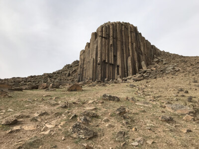 内蒙古的石条山~神奇的火山地貌遗迹~完全免费的无人景点~