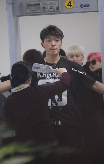 bobby 金知元 机场照