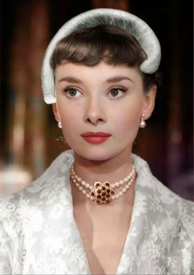 奥黛丽赫本
Audrey Hepburn 1929-1993年
1954年第7届英国电影学院奖最佳英国女演员.得奖影片《罗马假日》1953年美国出品