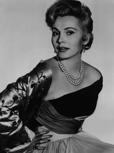 莎莎嘉宝
Zsa Zsa Gabor
匈牙利裔美国女演员.1917-2016年