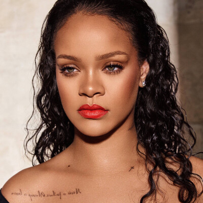 Rihanna 蕾哈娜