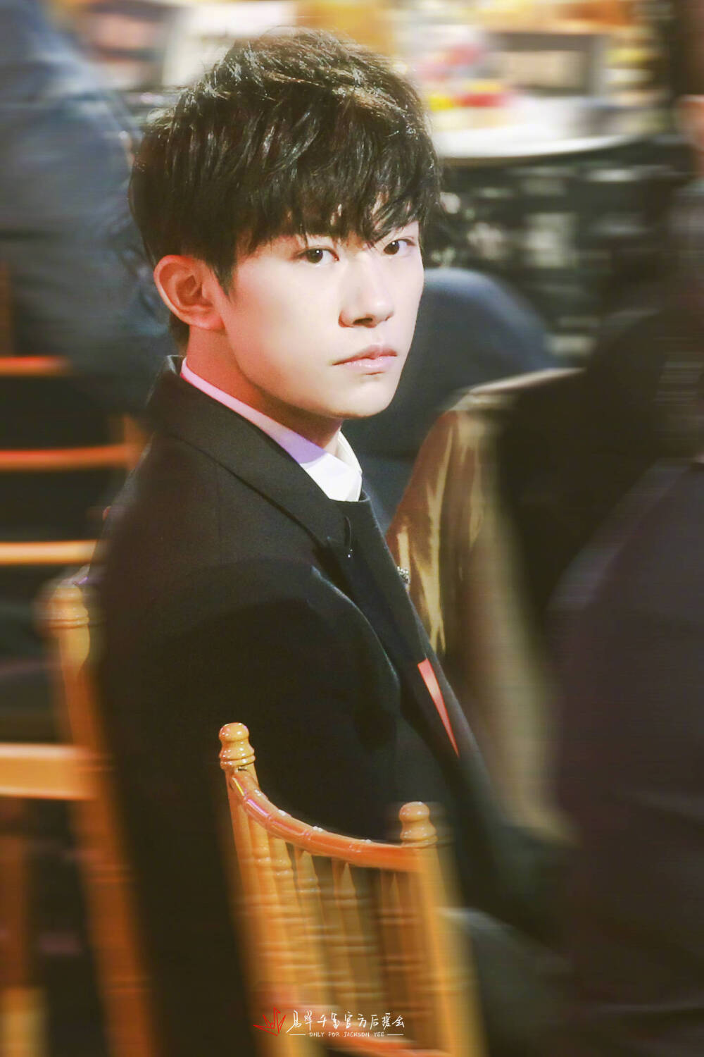 #易烊千玺 #TFBOYS 爱奇艺尖叫之夜 年度男歌手 高清 帅气 