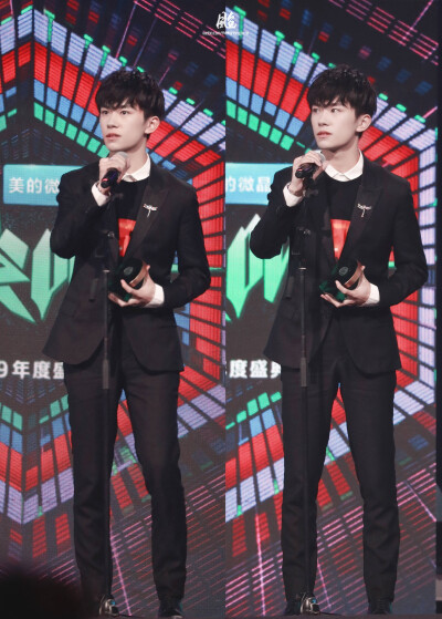 #易烊千玺 #TFBOYS 爱奇艺尖叫之夜 年度男歌手 高清 帅气