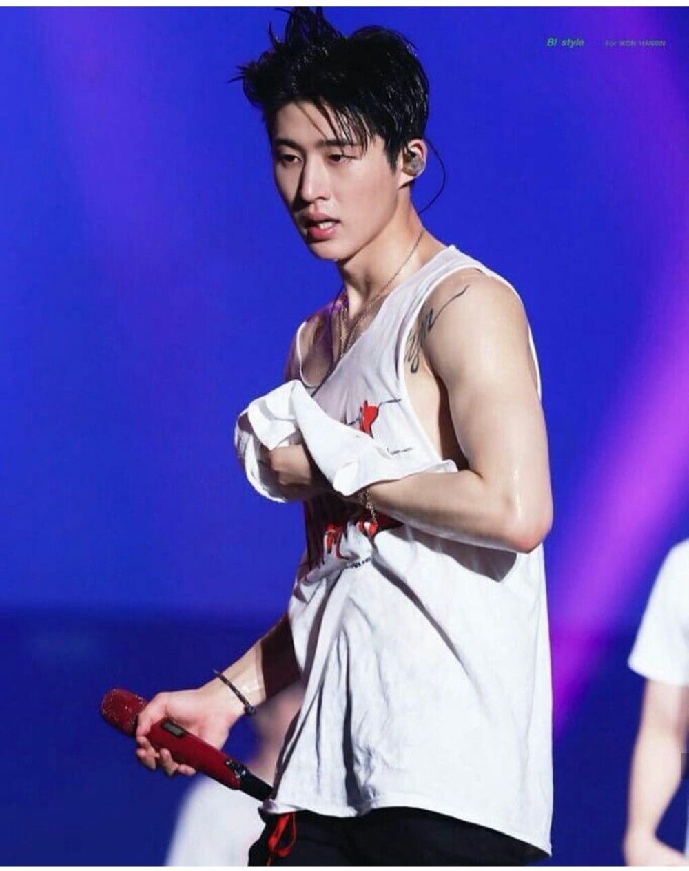  ikon B.I