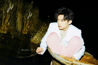 易烊千玺也太帅了吧