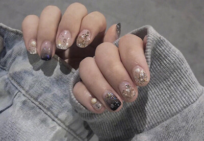 挑剔指甲小妖精