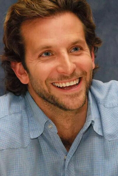 布莱德利库珀
Bradley Cooper 1975年～
美国演员