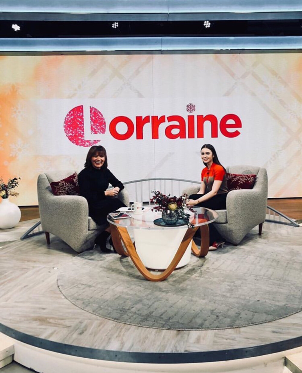 Lily Collins ins
Thanks again for having me @lorraine!! Always a pleasure. Hope you guys caught the show this morning and are as exited as I am for episode one of #LesMiserábles to air December 30 in the UK!...