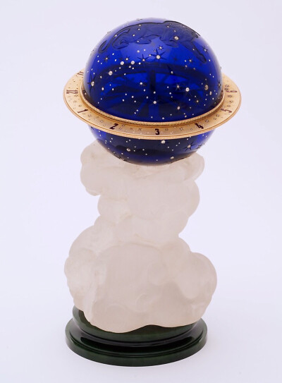 
Constellation Egg 复活节彩蛋，by Fabergé，1917年
采用玻璃制作，镶嵌钻石、玉石。