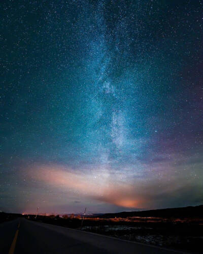 挪威雪夜（图片来源微博）