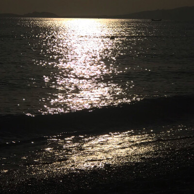 #今日份背景#
灯关了 我可以哭了吗
楚君璃 | 顾辞.