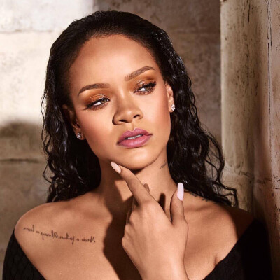 Rihanna 蕾哈娜