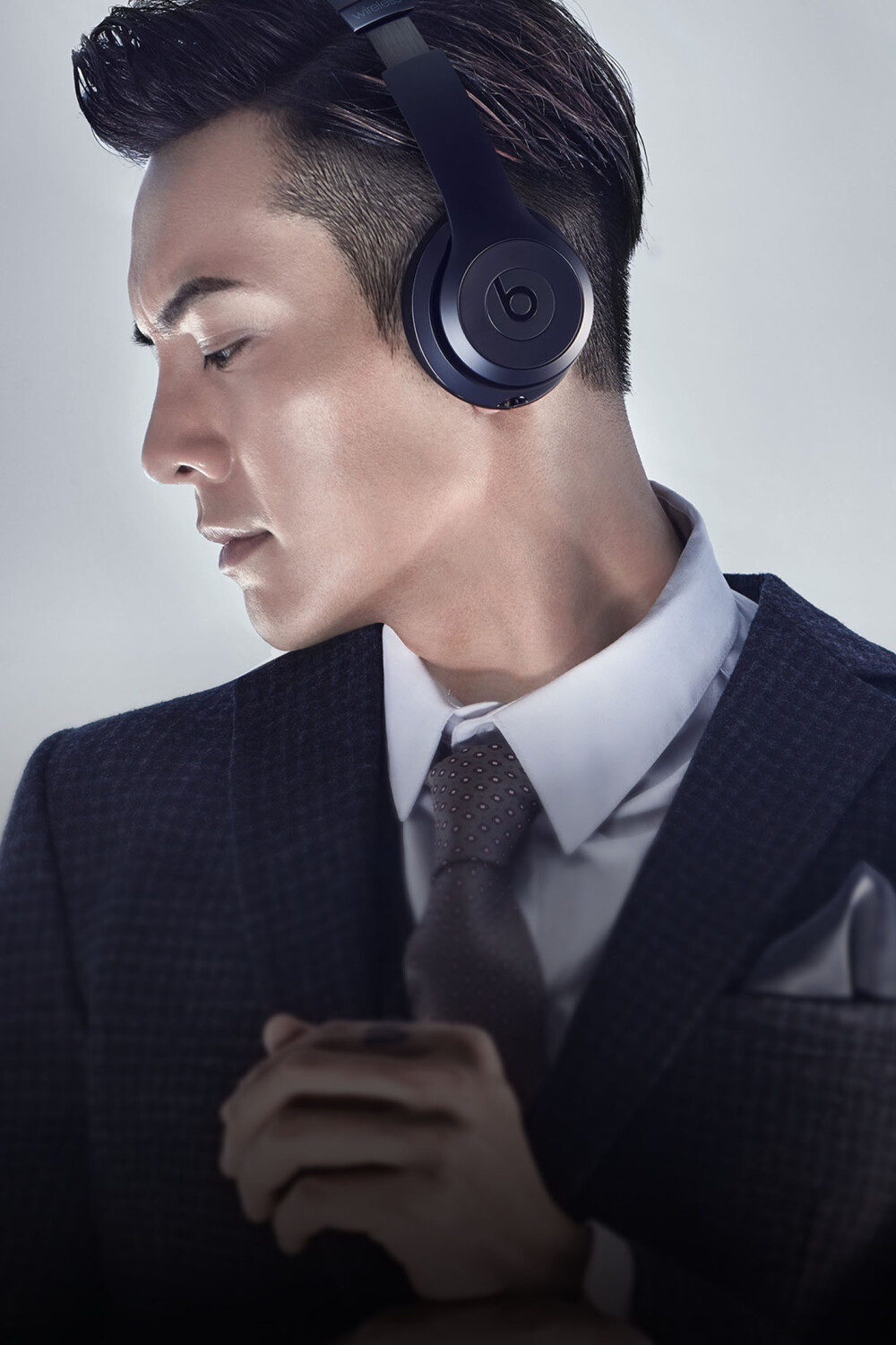 【陈伟霆 William Chan】Beats By Dre Solo 3 Wireless 不设线 广告大片 无水印 1416 x 2125 px (图源: nowre)