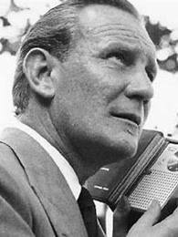 特瑞沃霍华德
Trevor Howard 1913-1988年
1959年第12届英国学院奖最佳英国男演员.得奖影片《云雨夜未央》