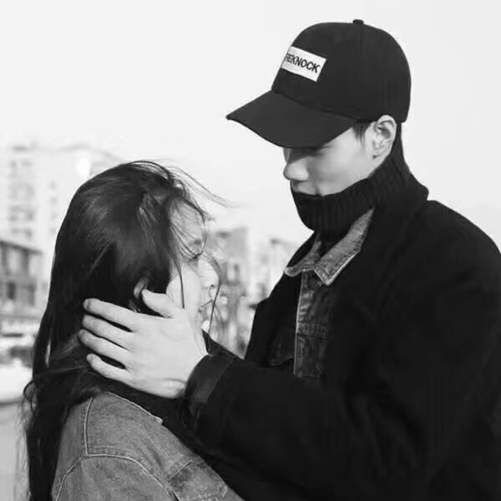 暧昧上头的那几秒 真的很像爱情