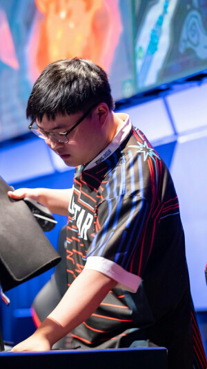 RNG -UZI（简自豪）