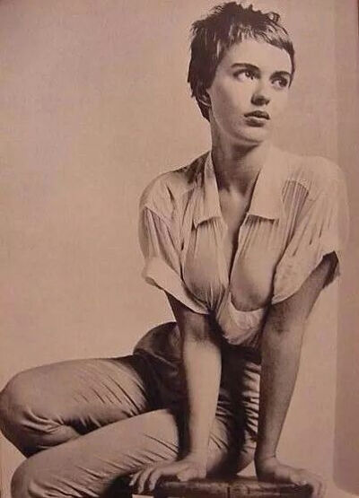 珍茜宝
Jean Seberg 1938-1979年
美国女演员