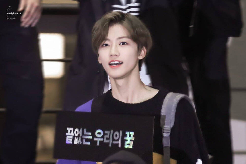  NCT DREAM 罗渽民 小甜豆 罗娜娜 颜值少年 爱豆 高清头像 壁纸 手机壁纸