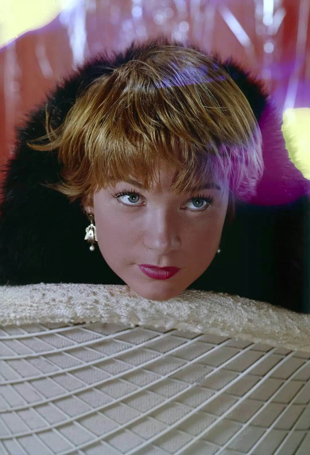 雪莉麦克雷恩
Shirley Maclaine 1934年～
美国女演员.1960年第13届英国学院奖外国最佳女演员.得奖影片《凤求凰》