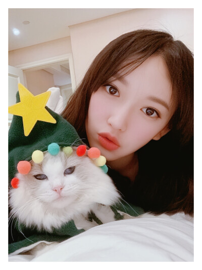 宇宙少女 程潇&susu
Merry Chrismas