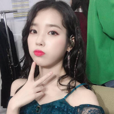 IU 李知恩