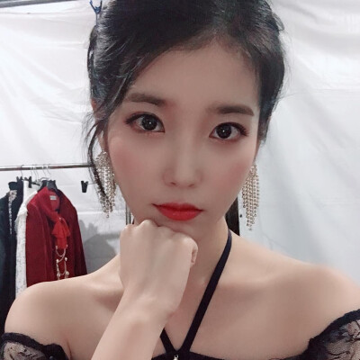 IU 李知恩