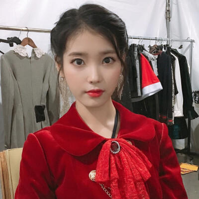 IU 李知恩