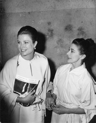 1968年，摩纳哥王妃格蕾丝·凯利与芭蕾巨星玛戈·芳婷和鲁道夫·努里耶夫 ​