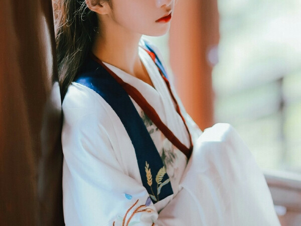 【鹿半生】自截女主橙光素材
二转注明鹿半生