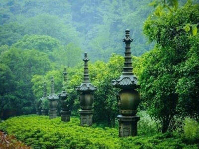 杭州灵隐寺，我想出家了。